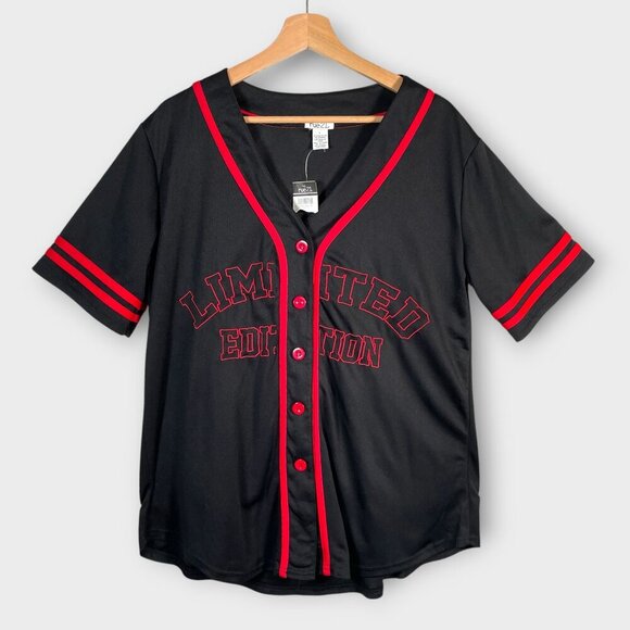 🍂🍁 RUE21 Tokyo Baseball Shirt Woman's LARGE Dragon Black Red Pink NEW - Picture 2 of 7